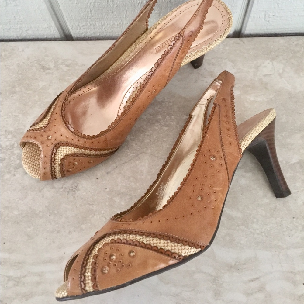 Naturaliser Brown Leather Slingback Heel sandal